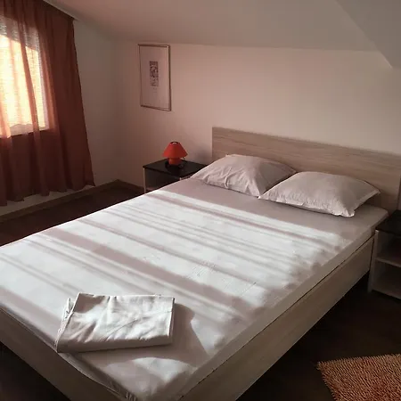 Kostadinovi *